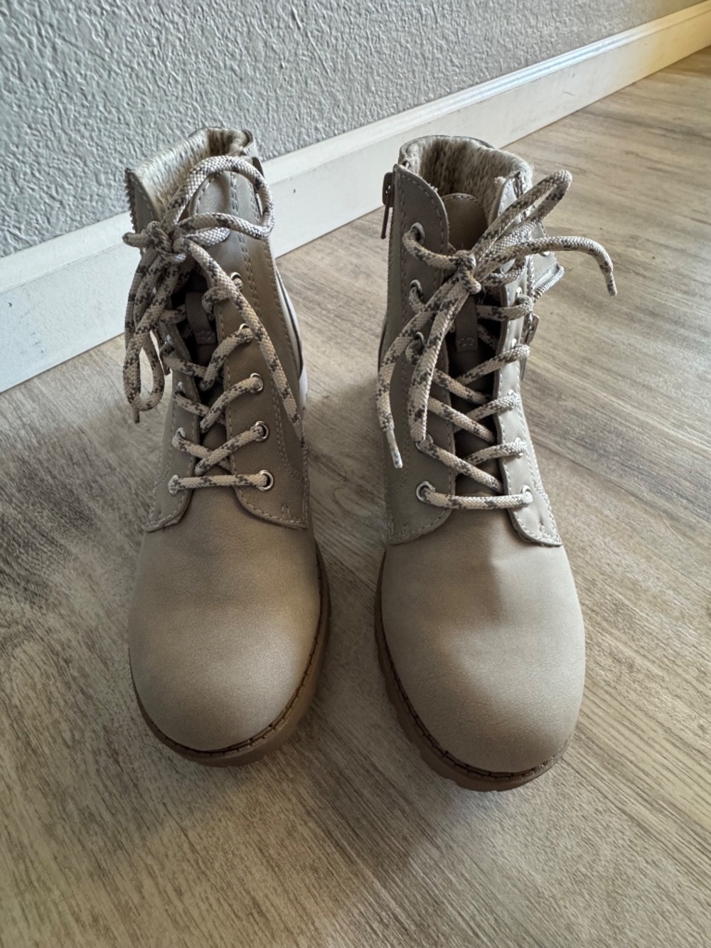 JellyPop Memories Lace up Boots Light Grey Size 10M NEW - Picture 11 of 14